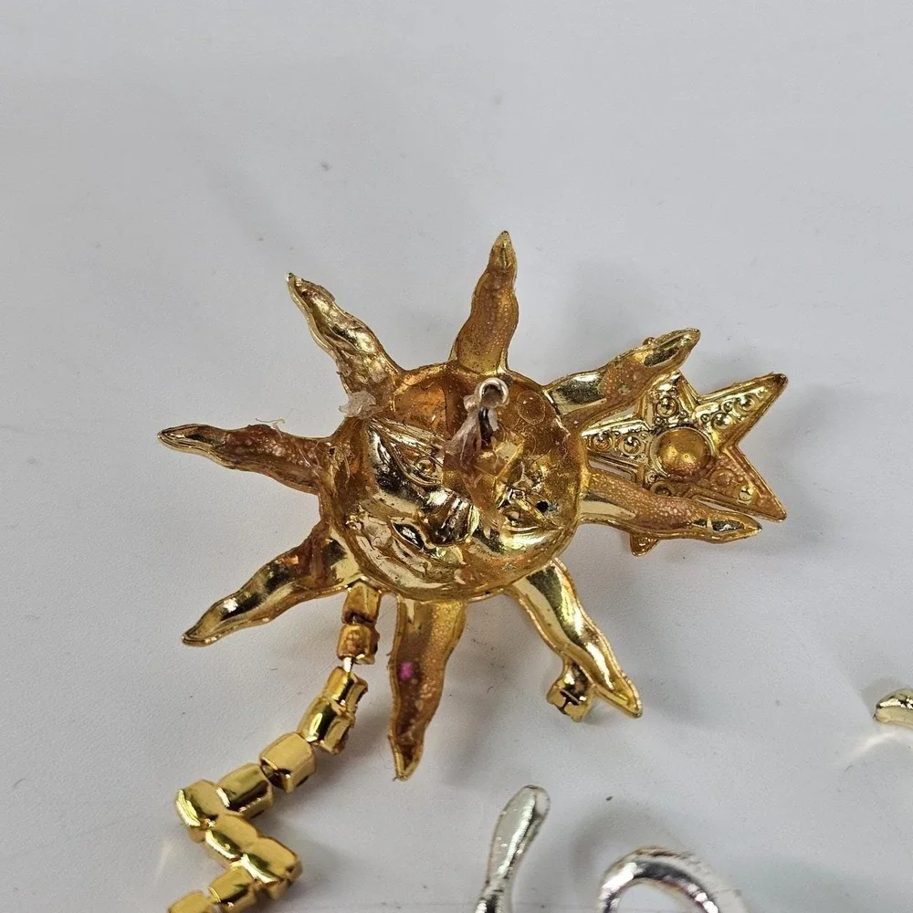 Vintage Pin Brooch Lot Animal Floral Turtle Elephant Celestial Avon Pearl Stone